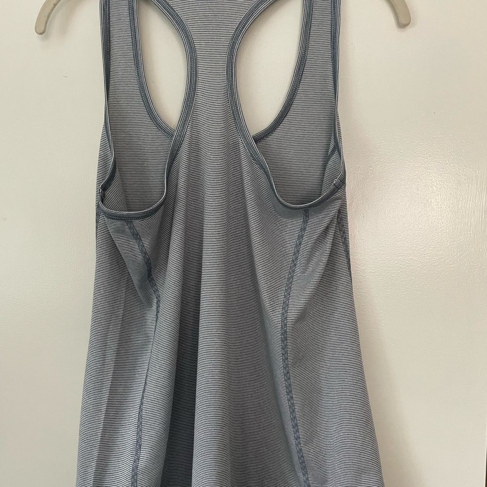 Comfortable, Zella, tank top, one small snag, picture shown